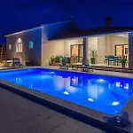 Marty Tatil Evi