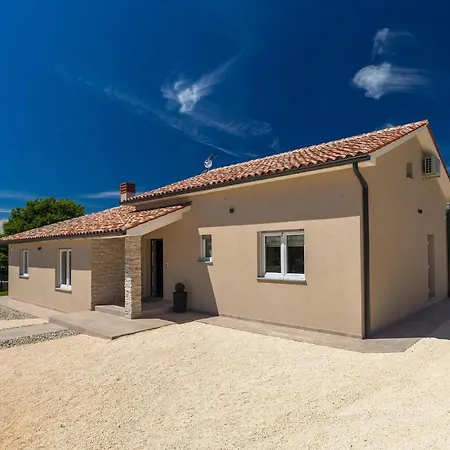 Marty Holiday home *
